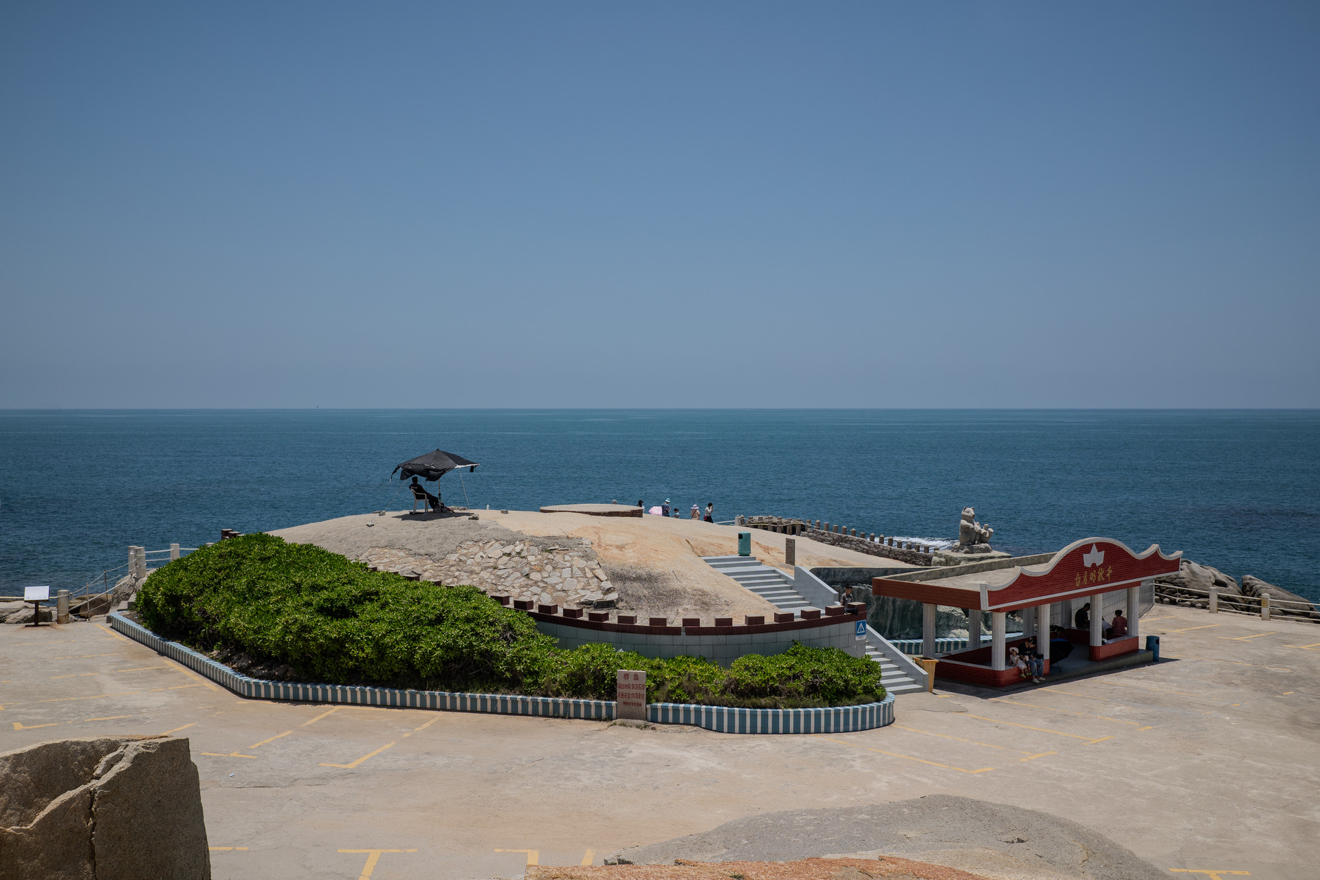 海边的圆形建筑