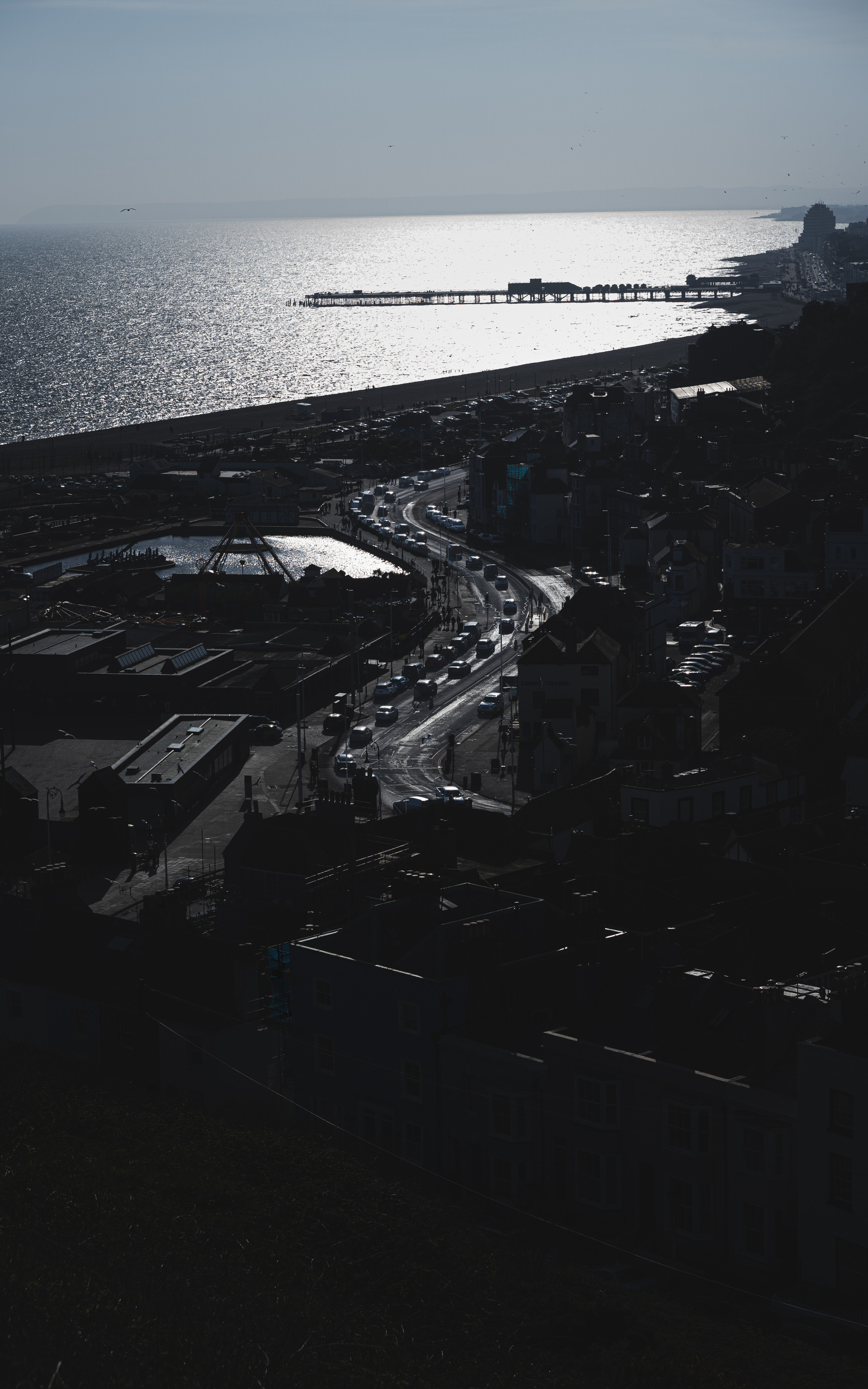 阳光下的海岸